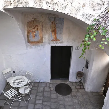 Corte Dei Tolomei *